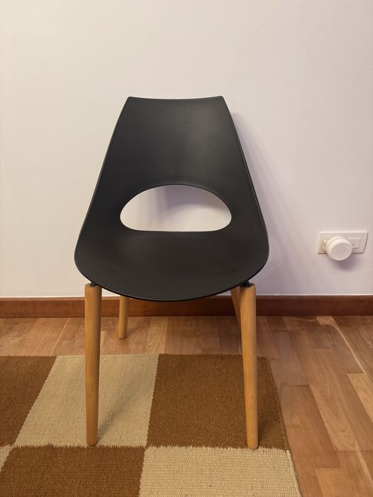 6 cadeiras de sala de jantar da marca AREA