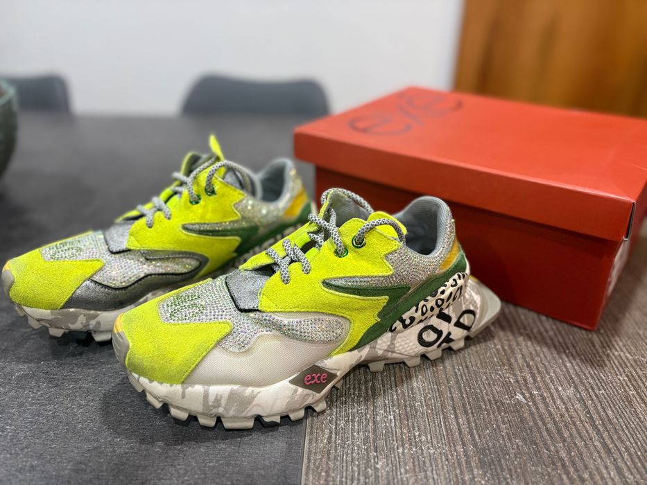 Sapatilhas EXÉ tamanho 40