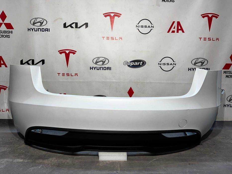 Бампер задній Tesla Model 3  Highland 1582570-02-A 2024-2025