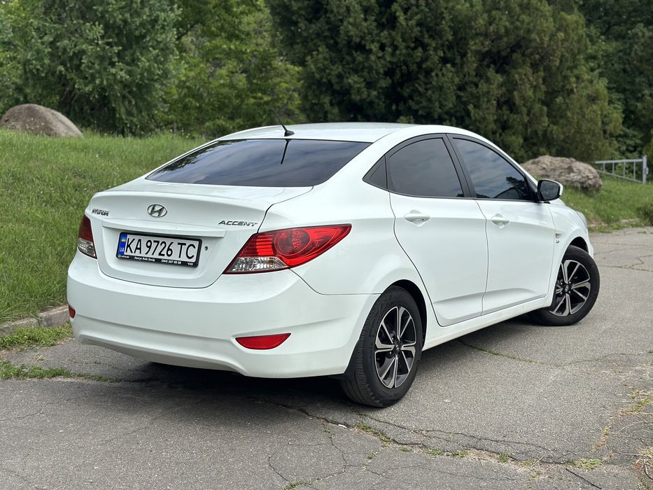 Hyundai Accent 2012