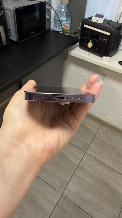 Продам Iphone 14 pro