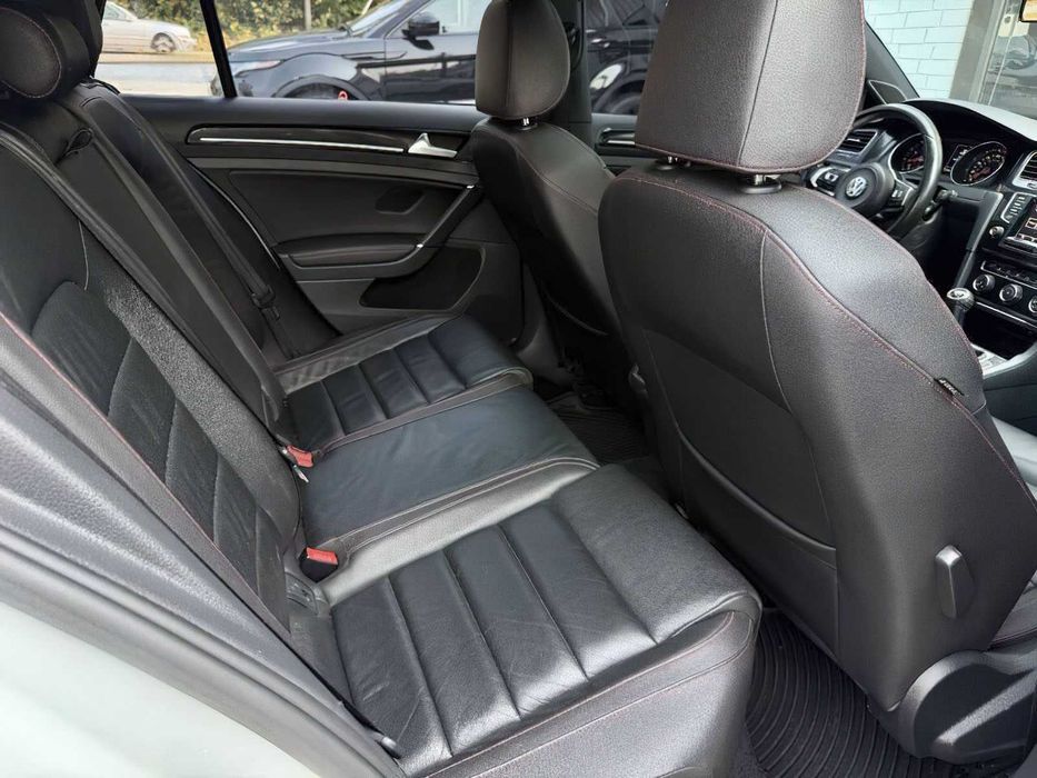 Volkswagen Golf GTI SE      2015