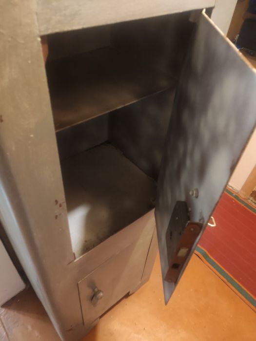 Сейф бу 300 грн.