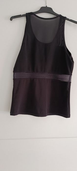 Blusa preta sem mangas tamanho S. Usada