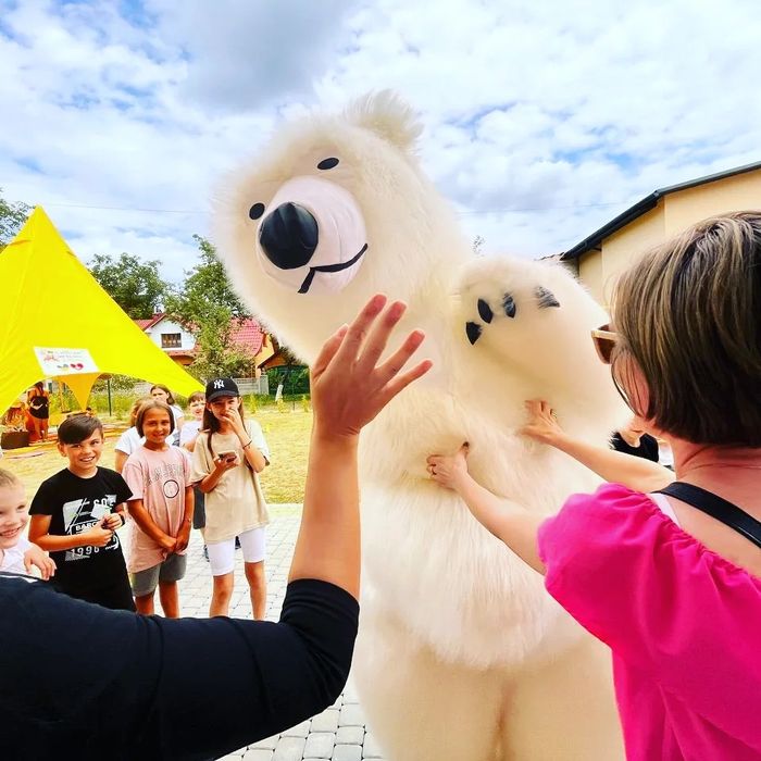 Аніматори Коломия.Білий ведмедик Хепі. Великий Панда