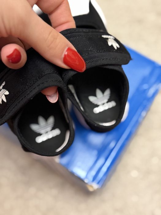 Дитячі сандалі Adidas 13 см