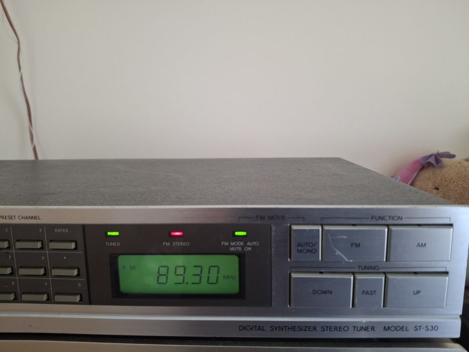Tuner Toshiba ST-S30