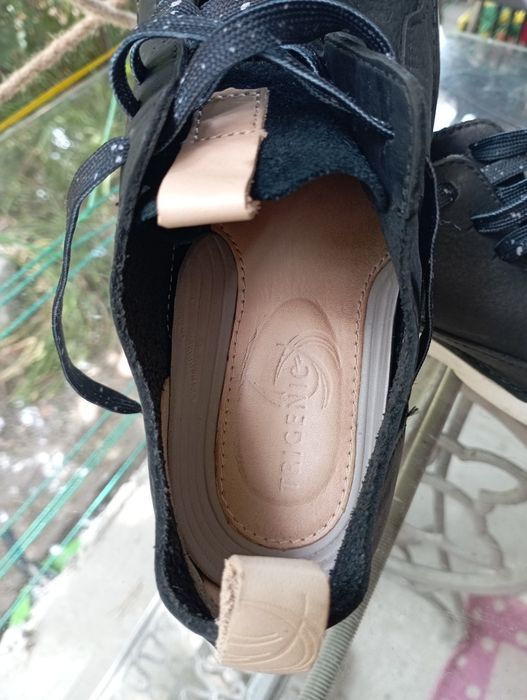 Кросівки красовки натуральна шкіра 38 розмір