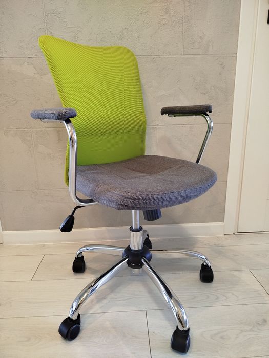 Krzesełko BRW do biurka