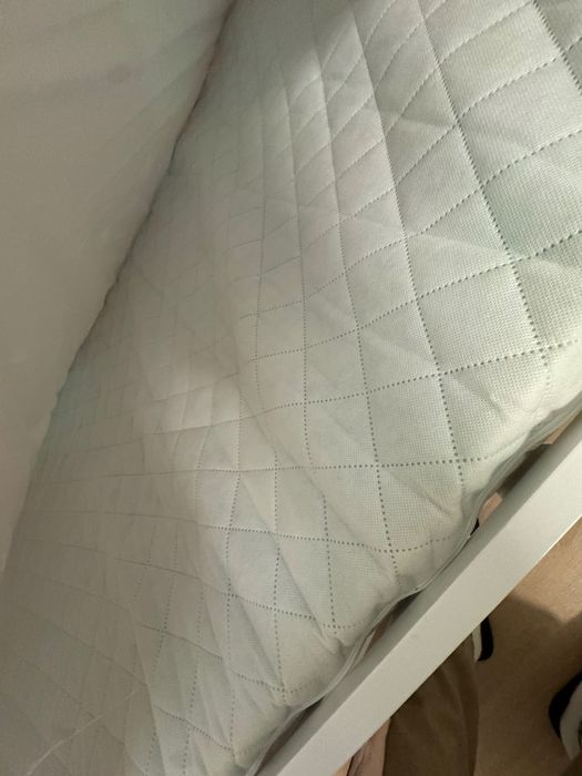 Cama com colchão montessori