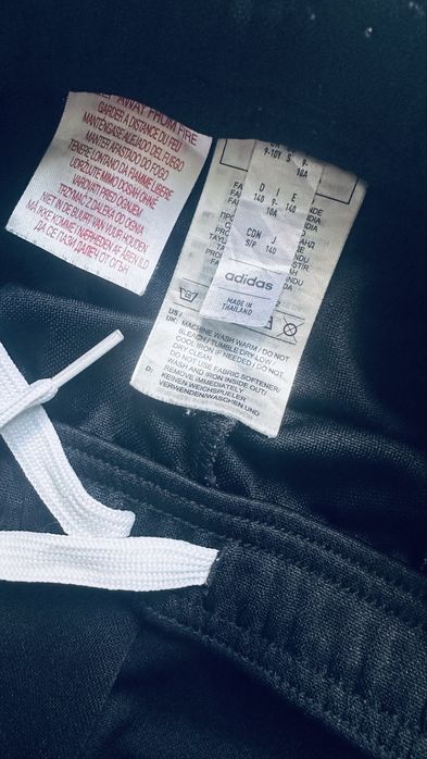 Спортивні штани Adidas хлопчику 9-10 років