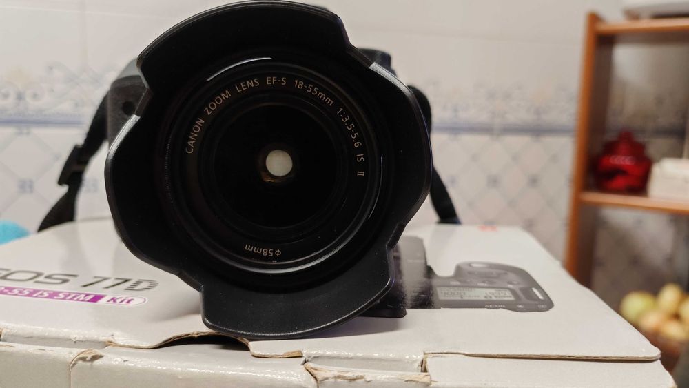 Camara Canon 77D como nova