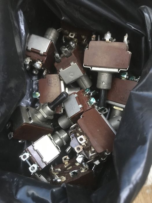 Радянські нові та бу кнопки перемикачі мікрореремикачі на срібло