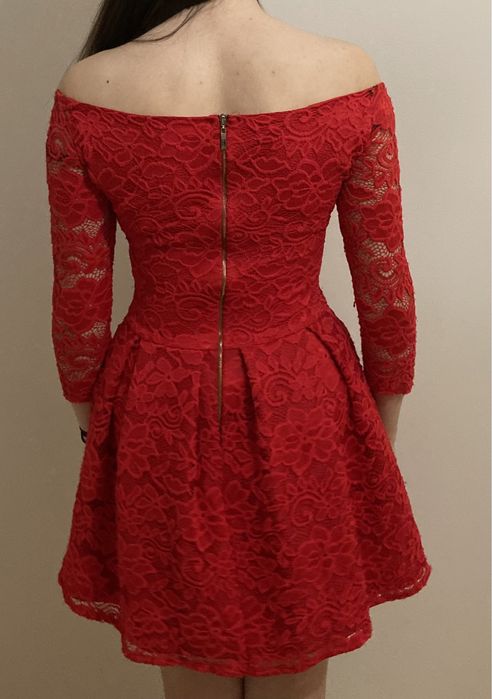 Czerwona elegancka sukienka