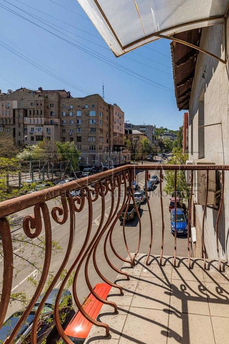 Продаж офісу, вул. Оболонська, метро Тараса Шевченка