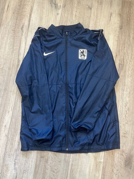 Чоловіча вітровка Nike