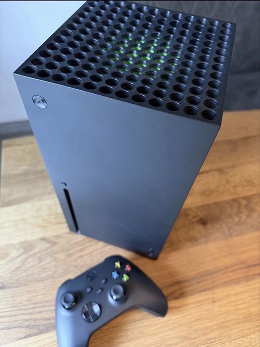 Xbox Series X 1 ТБ — Ідеальний стан, повний комплект