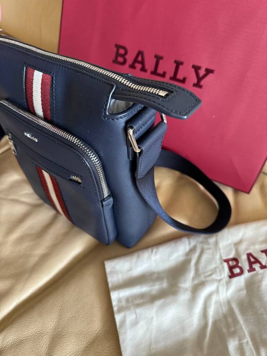 Кожаная сумку Bally