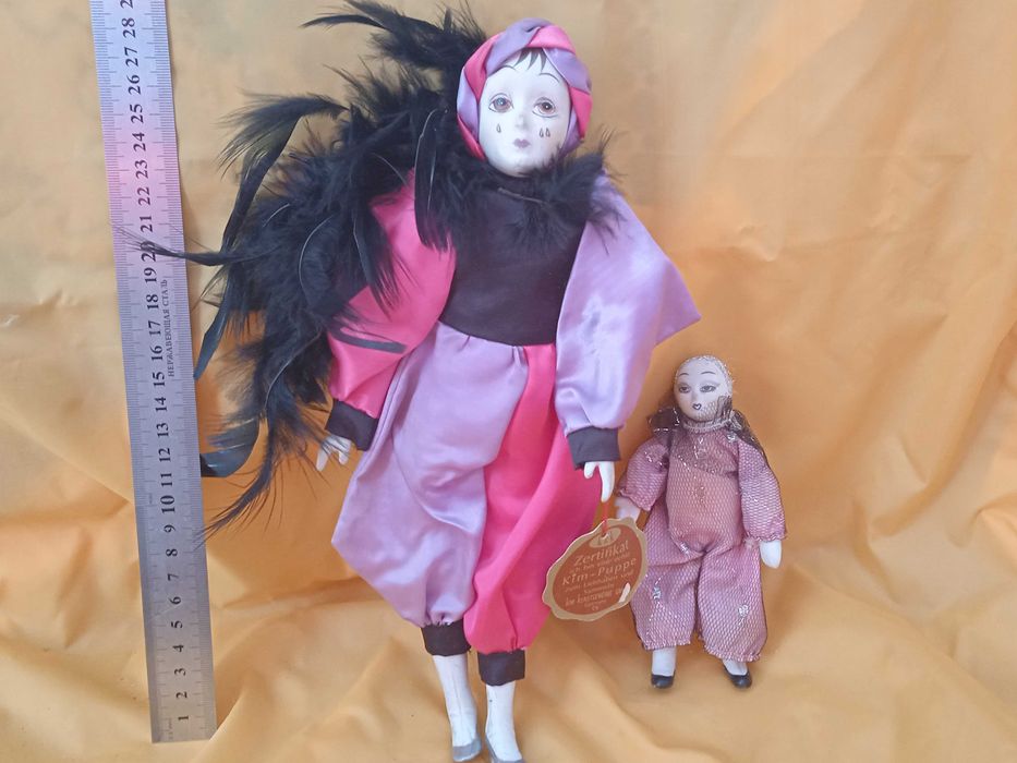 Клоун в капелюші