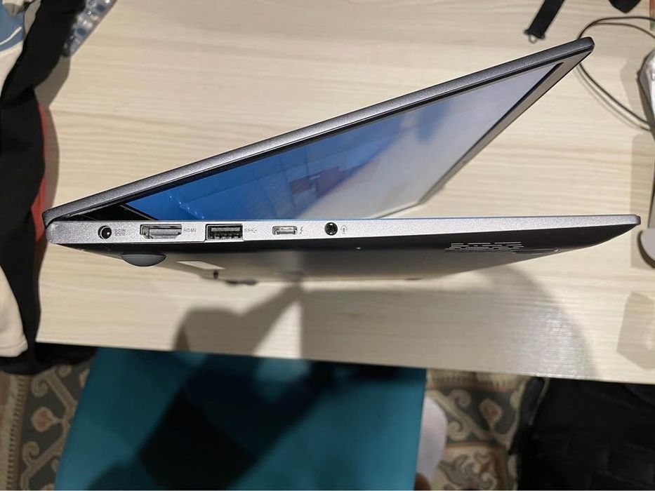 ASUS VivoBook S14 S433