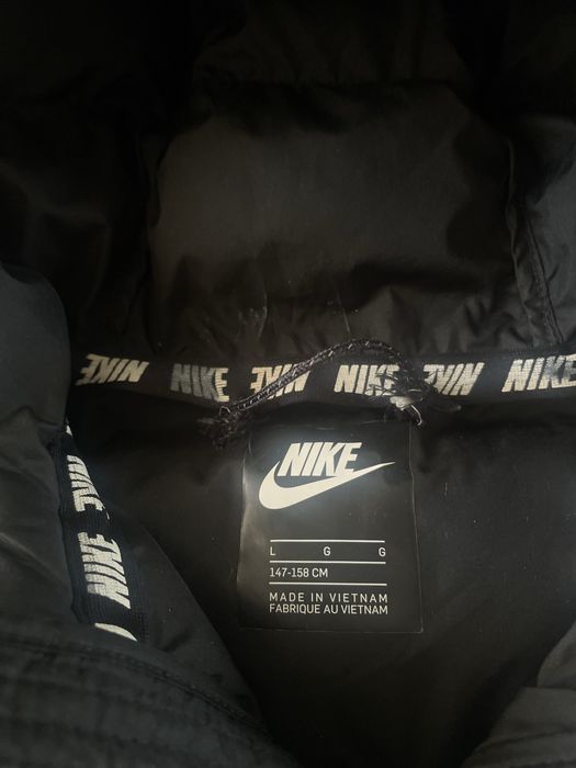 Пуховик чорний Nike