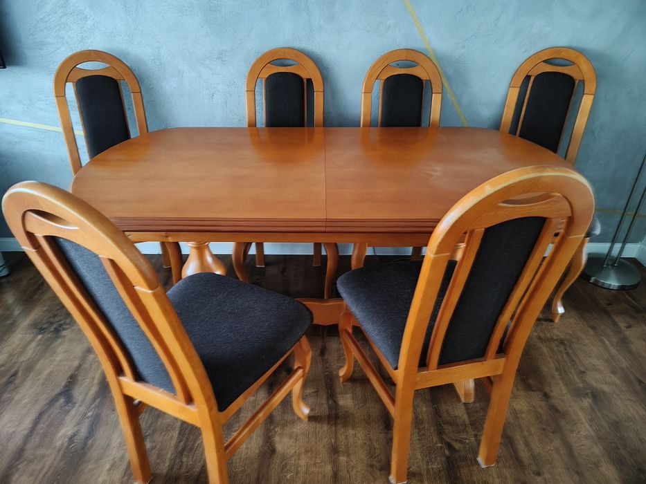 Sprzedam stół z krzeslami
