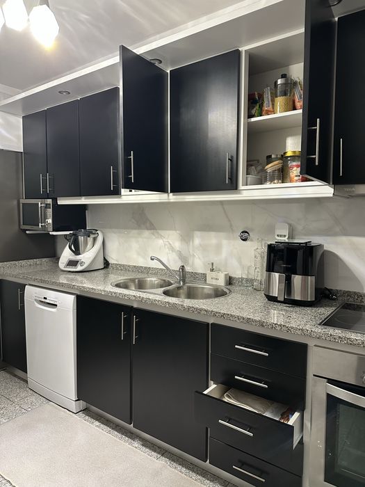 Moveis de cozinha com pedra e banca