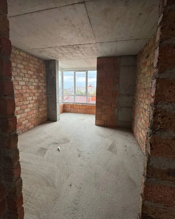 Продаж 2к квартири 65.41 кв. м на просп. Бандери Степана