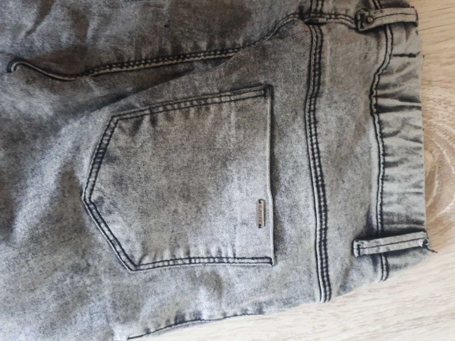 Spodnie jeansowe house