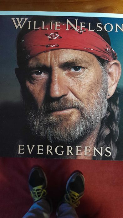 Singles e L.Pês  de vários artistas portugueses e estrangeiros