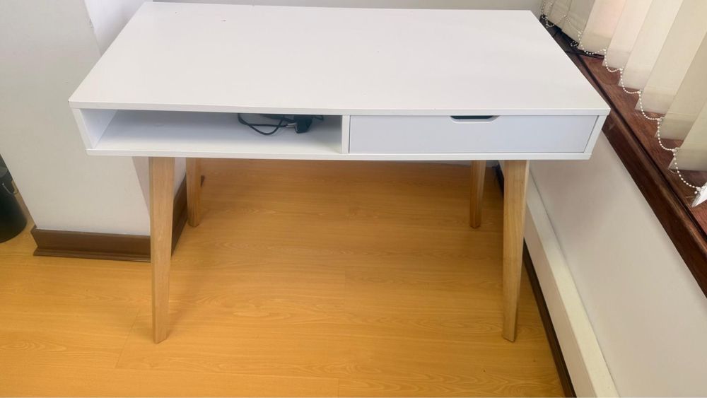 Mesa /secretaria branca 50/100cm