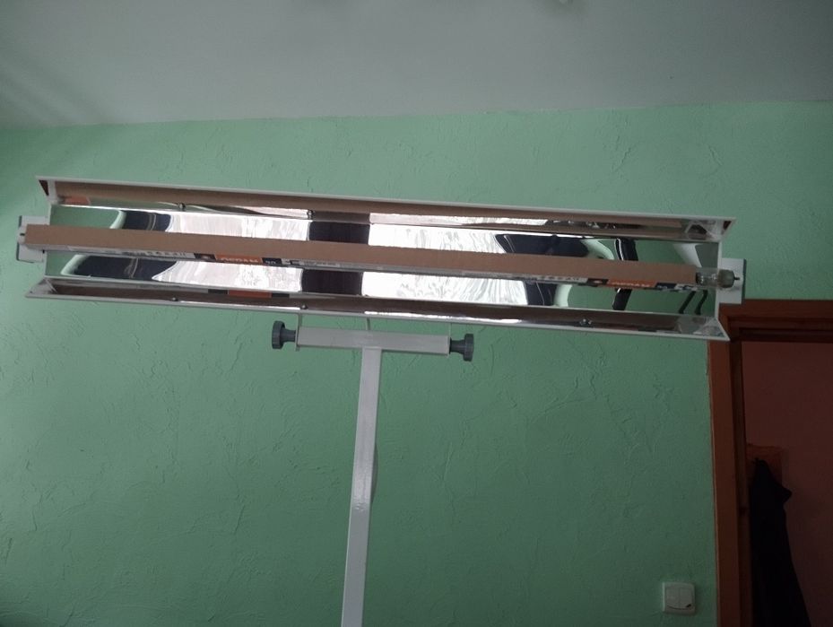 Lampa bakteriobójcza ze stelażem nowa