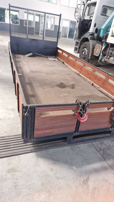 Carroceria carrocaria em ferro e madeira 4.90x2.00