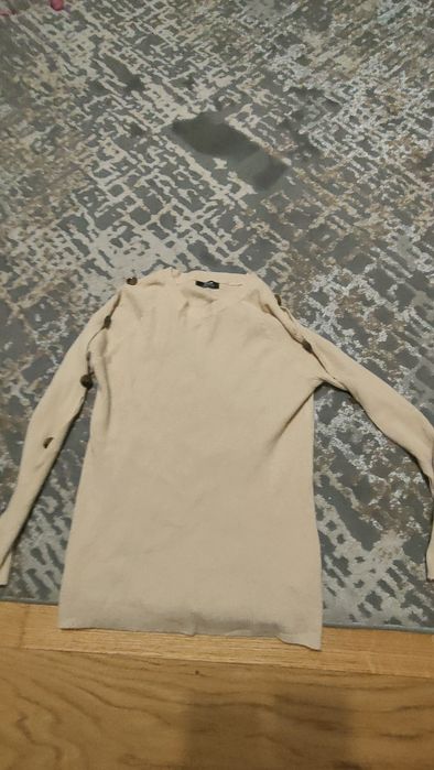 Mam sweter w serek rozm 40