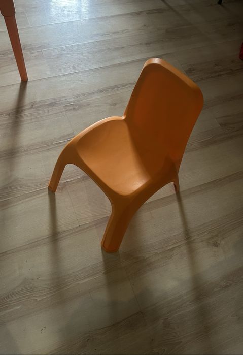 Дитячий стіл та стул