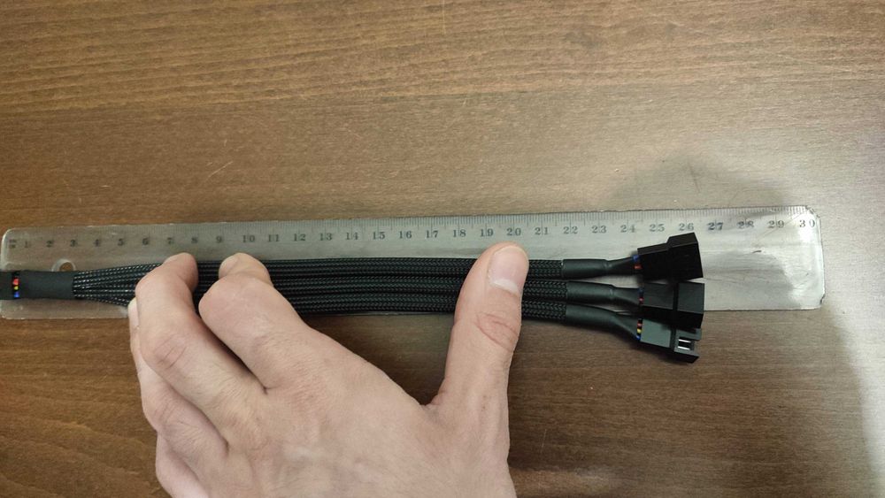 Cabo Fan Splitter Braided 1-to-3 (PWM 4 Pins)