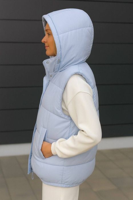 Стильній жіночій жилет з капюшоном. Хіт продажу!