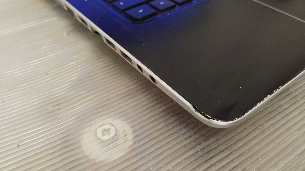 HP envy dv7 Intel Core i7 8ram HDD 320Gb с фирменной сумкой