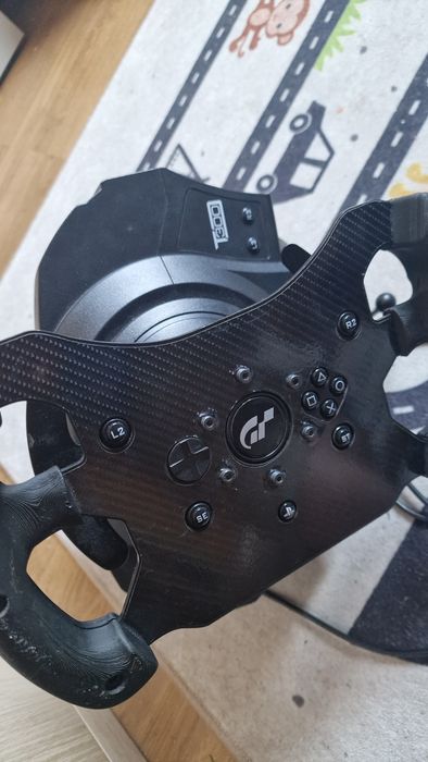 Kierownica Thrustmaster t300 + pedały