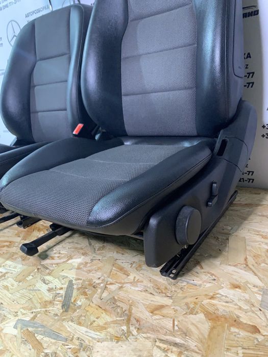 Mercedes c-klass w204 салон сідушкі карти задній діван