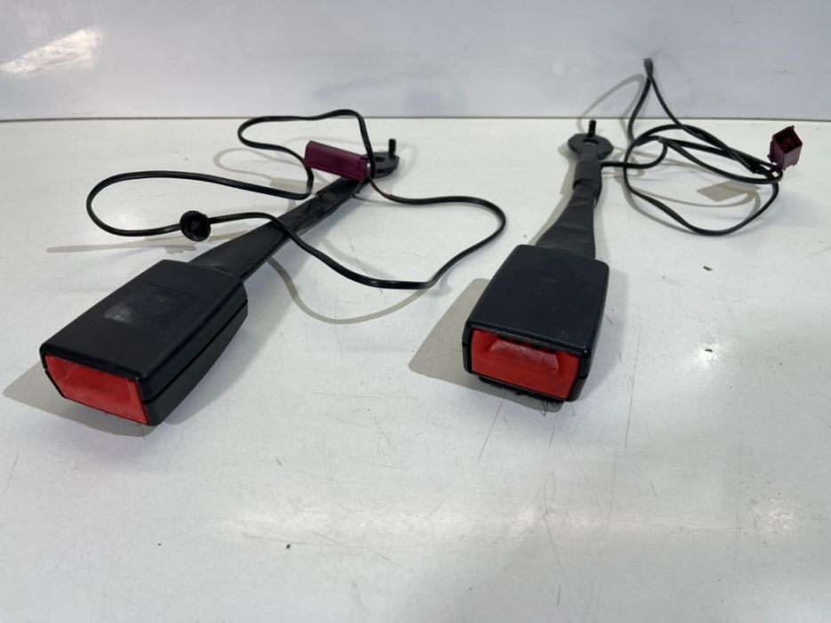 Encaixe cinto Frente Ford Fiesta MK6 2009 a 2017