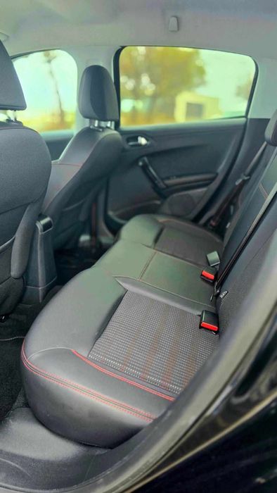 Peugeot 208 GT LINE versão 1.2 pure tech S