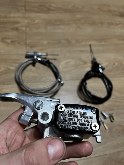 Гідравлічна ручка для мотоцикла