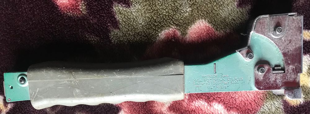 Zszywacz na zszywki Hitachi