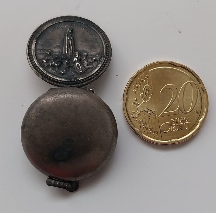Pequena caixa religiosa de Nossa Senhora de Fátima