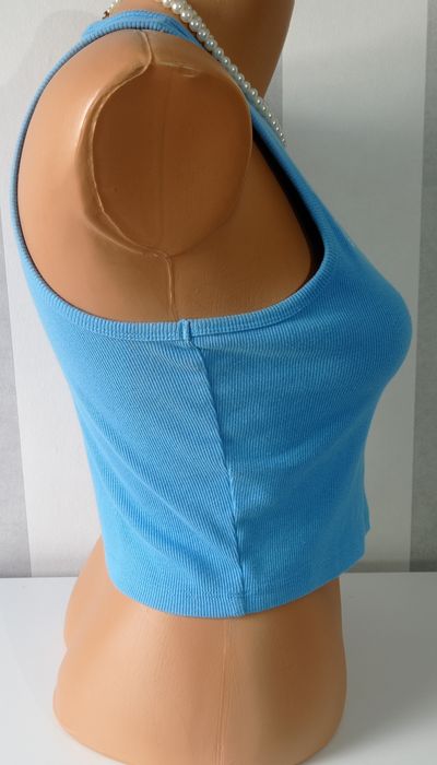 Crop top na ramiączkach niebieski prążkowany Primark S