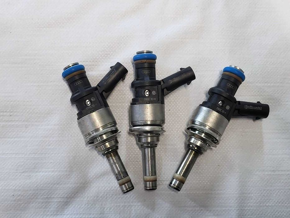 AUDI A6 C6 3,0 TFSI wtryskiwacz paliwa - 06E036G .
