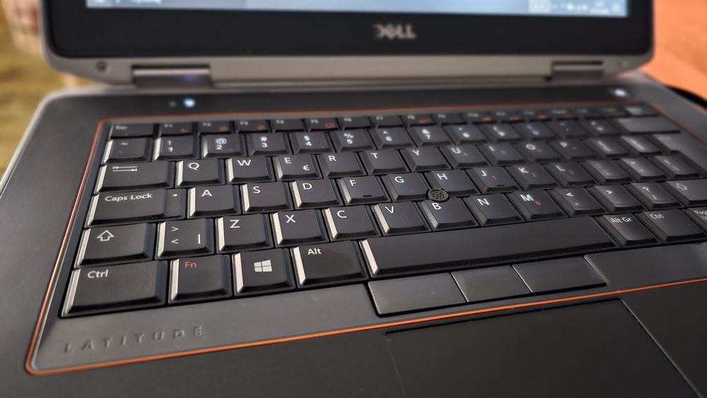 DELL e6420  Latitude