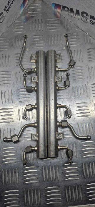 Топливная рампа  BMW N63B44C G11 G12 G30 13538601016 13538601017