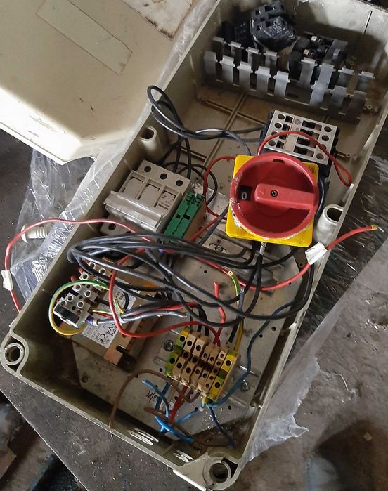 Продам подъемник для автосервиса, 2700кг,б\у